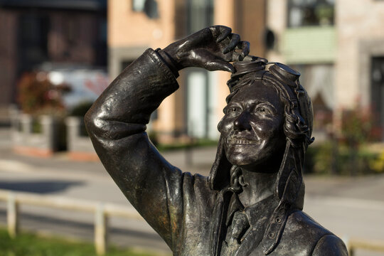 A view of the Amy Johnson Statue on Hawthorne Avenue Housing Estate, Hull, East Yorkshire - 24th March 2017
