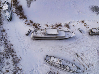 Ships fall asleep during winter