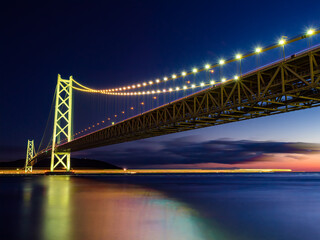 Fototapeta na wymiar 明石海峡大橋のライトアップです。