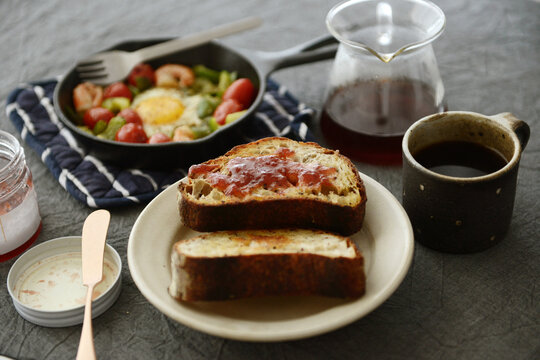 Homemade set meals in a comfortable home atmosphere