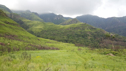 Fototapeta na wymiar Scenery around Natal Drakensberg National Park
