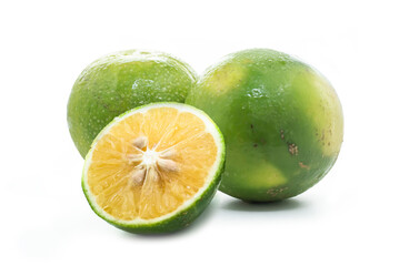 Obraz na płótnie Canvas Fresh fruit Mausambi (sweet lime) isolated on white background