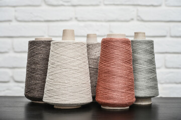 Set of colored yarn for knitting