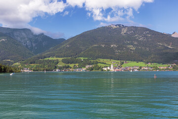 Lake Wolfgang with St. Wolfgang in the background, seen from the jetty in Gschwendt