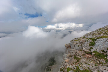 Fototapeta na wymiar Above the clouds over the Hallstatter See at the 5 Fingers