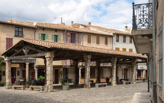 Halle  ancienne de Lagrasse, France