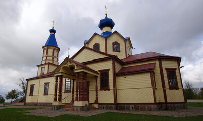 Fototapeta na wymiar orthodox church of st. apostle james alphaeus in łosinka