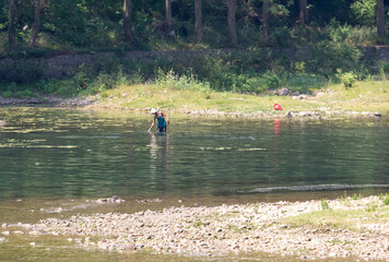 Fototapeta na wymiar Pêcheur sur la rivière Li, Chine