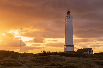 dramatischer Sonnenaufgang bei Blavands Fyr