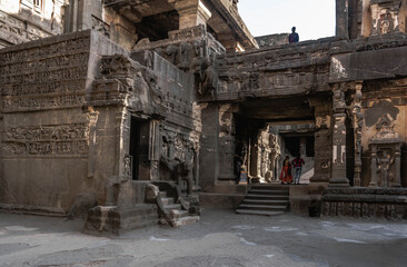 Kailasanatha is a rocky Hindu temple, is the central structure of the complex of cave temples in Ellora.