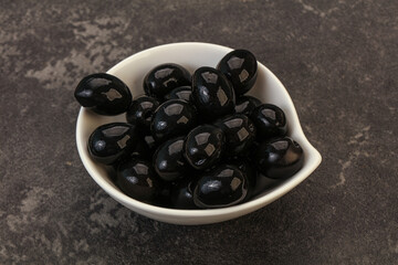 Black olives in the bowl