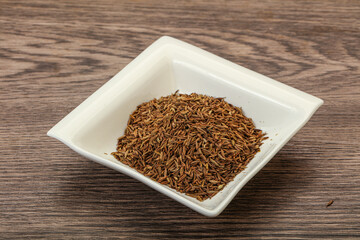 Dry zeera seeds in the bowl