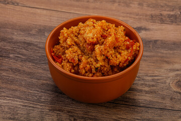 Couscos with tomato and chicken