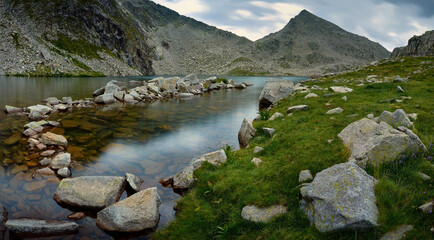 Lago Pirineos Montaña