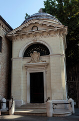 Fototapeta na wymiar Tomb of Dante Alighieri in Ravenna