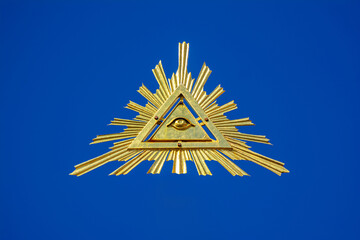 The eye is inscribed in a triangle.