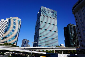 東京紀尾井町の首都高速とビル群