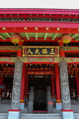 Obraz premium Sampookong Historic temple complex with traditional Chinese & Javanese architectural features.