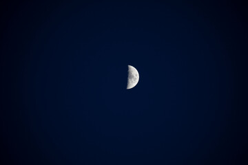 Obraz na płótnie Canvas Nov 21st, 2020 moon just before sunset