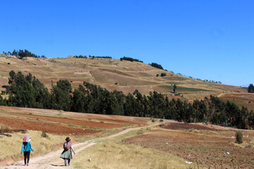 Quechua women on the road