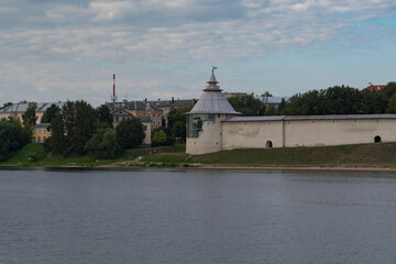 Fototapeta na wymiar Wall and Varlaam tower in Pskov Krom (Kremlin), Russia