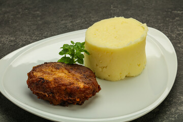 Mashed potato with homemade cutlet