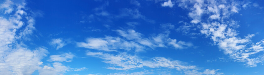 Panorama sky with cloud on a sunny day. Beautiful cirrus cloud...