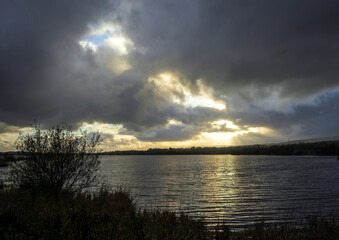 Obraz premium Sunset, Barr Loch, Lochwinnoch, Renfrewshire, Scotland, UK