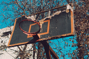 broken basketball hoop