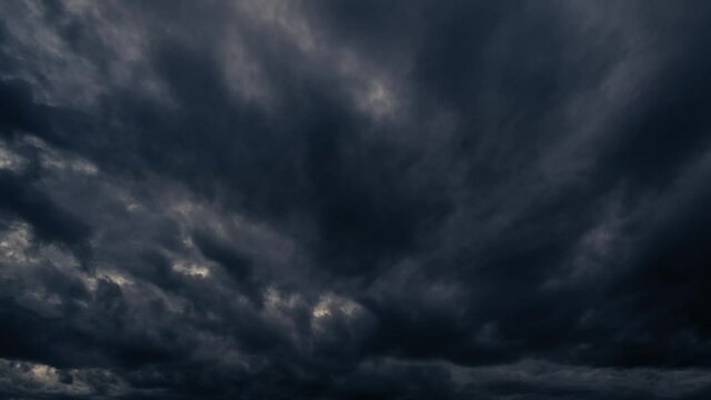 Bears low gloomy clouds wind on the sky.