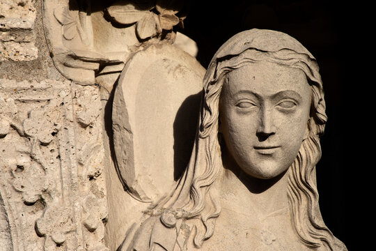 Statue