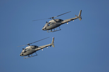 Duo d'hélicoptères