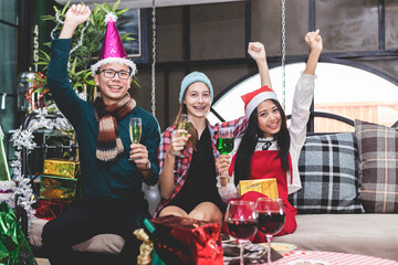 Fototapeta premium Happy Asian people relaxing together party at office