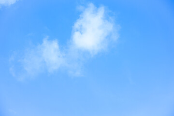 Obraz premium White clouds with blue sky Background On a bright day with copy space for text or banner for website