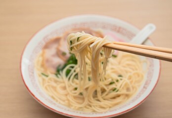 博多ラーメン　細麺