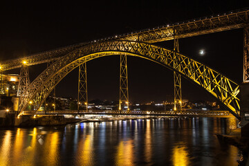 Fototapeta na wymiar Ponte de Dom Luis I at Night