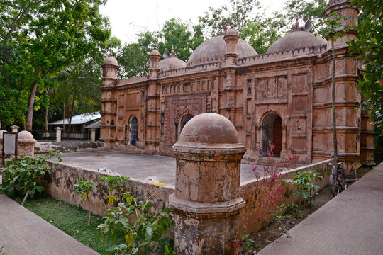 Komlapur 3 Gombuj Mosque, Khanjapur U. P (2).JPG