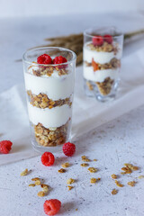 muesli with berries