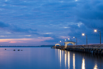 Obraz premium It's a Blue Morning on the Pier