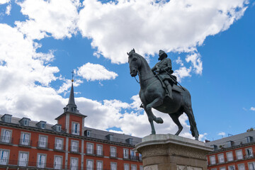 Fototapeta na wymiar King Philip III Statue at Plaza Mayor in Madrid