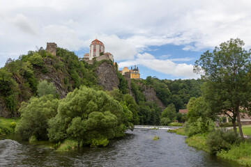 Fototapeta na wymiar Vranov castle, cloudy, river