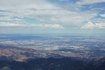 Fototapeta premium view of the city Colorado Springs Colorado from the top of Pikes Peak Colorado.