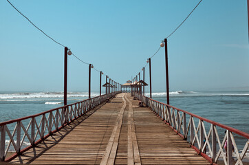 Obraz premium Muelle de la playa de Huanchaco en Trujillo - Perú
