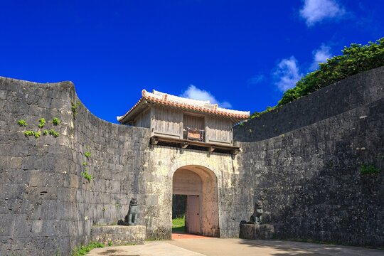 沖縄県・首里城 歓会門の風景