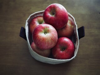 신선한 유기농 과일 빨간색 사과 
