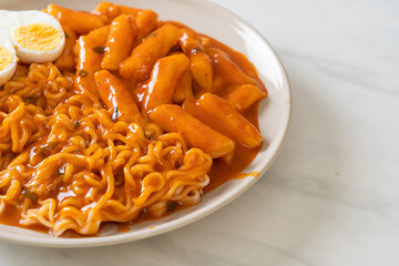 Rabokki (Ramen or Korean instant noodle and Tteokbokki) in spicy korean sauce