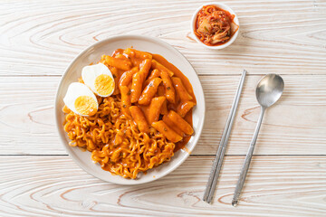 Rabokki (Ramen or Korean instant noodle and Tteokbokki) in spicy korean sauce