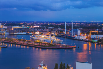 Fototapeta premium Rotterdam cityscape - Netherlands