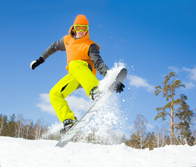 Fototapeta na wymiar snowboarder on ski resort
