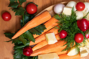 Carrots, tomatoes, peppers, dill, onion and celery